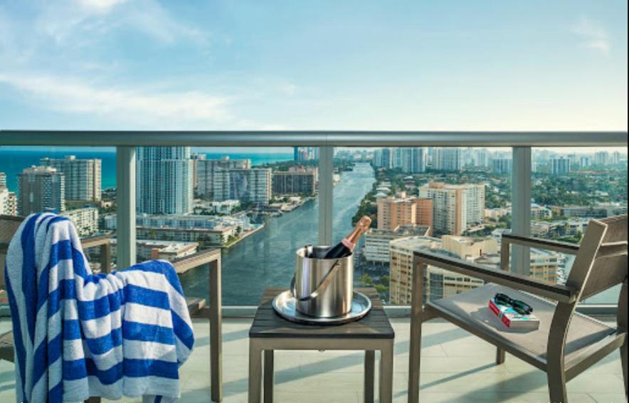 Studio In Hallandale 2 Beds شاطئ هالانديل المظهر الخارجي الصورة