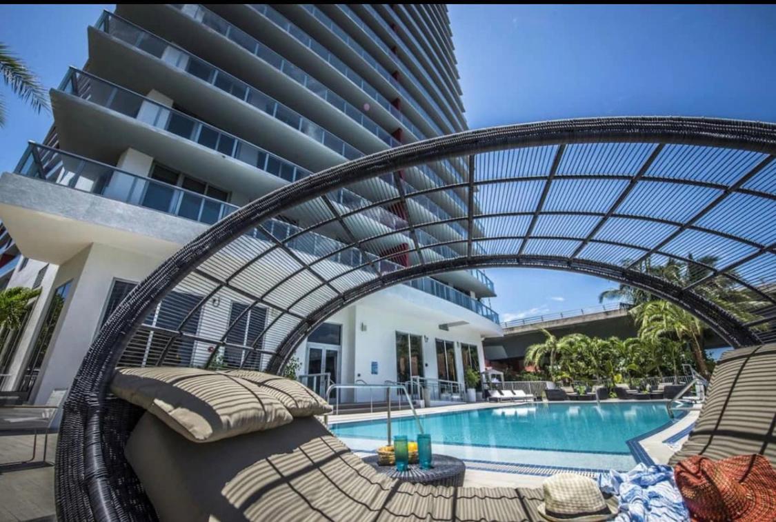 Studio In Hallandale 2 Beds شاطئ هالانديل المظهر الخارجي الصورة