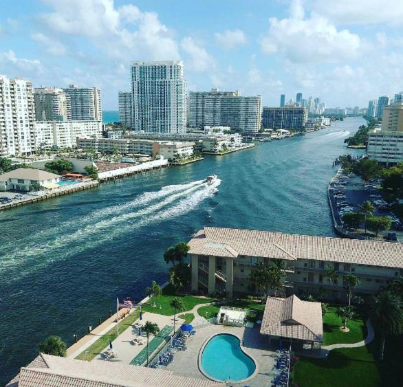 Studio In Hallandale 2 Beds شاطئ هالانديل المظهر الخارجي الصورة